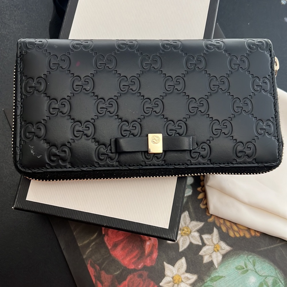 🖤Gucci GG Guccissima Bow Zip Wallet🖤